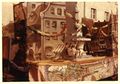 Erntedankfestzug in der Flößaustraße bei Einmündung <!--LINK'" 0:100-->, 1955. Wagen mit Miniaturkirchweih und Stadtkulisse