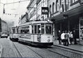 Beschriftung der Postkarte: Um die Warenanlieferung zu den Geschäften in der Schwabacher Straße in Fürth zu ermöglichen, wurde der Straßenbahnbetrieb zeitweise eingleisig durchgeführt.