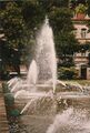 Springbrunnen in der  im Hintergrund die  im Sept. <a class="mw-selflink selflink">1986</a>