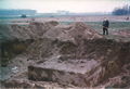 Betonsockel eines 8,8-cm-Geschützes der Flak-Batterie Höfen. Bodensondierung vor Baubeginn von  (1997)