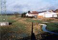 Blick von der <a class="mw-selflink selflink">Flutbrücke</a> in den <!--LINK'" 0:3--> mit Scherbsgraben im März 1999