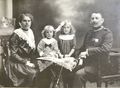 Familie Hessel um 1879 – v. l. n. r.: Wilhelmine Hessel, verw. Gran; Ludwig Gran; Margarethe Gran, Georg Hessel