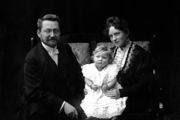 Theodor Kutzer mit Familie.jpg