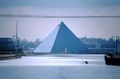 Hotel-Pyramide und Main-Donau-Kanal von der <!--LINK'" 0:252--> aus gesehen. 1990er Jahre