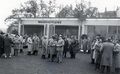 Eröffnung der Tankstelle und Autowerkstatt in der Nürnberger Straße 126 mit prominenten Gästen, ca. 1950