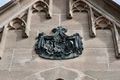 Gräflich Pückler-Limpurg'sches Wappen über dem Eingangsportal der Gruftkapelle