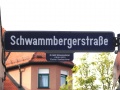 Straßenschild [[Schwammbergerstraße]] mit Erläuterung