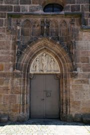 Michaeliskirche Westportal 2.jpg