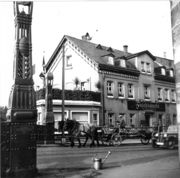 Fischhäusla und Kandelaber der Maxbrücke, 1938.jpg