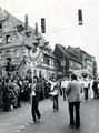Kärwa-Umzug 1979 mit dem Altstadtverein St. Michael e. V. mit dem Hinweis auf den zunehmenden Verfall des Gold´nen Schwans in der Königstraße