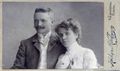 Hübsches Paar - Rückseite: Herr & Frau Kaiser (Schweinfurth) geb. Mitzi Schreiber, ca. 1910