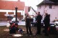 Einweihung des  auf der Insel des Vacher Marktplatzes mit den kath. und evang. Pfarrer und der Vorsitzende des Fördervereins "Schöneres Vach" Mai 1998.