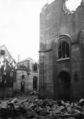 Die jüd. Synagoge nach der Pogromnacht vom 9. auf den 10. November 1938, rechts der zerstörte Westgiebel der Hauptsynagoge (=), gleich daneben, links hinten die zerstörte 