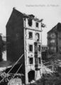 Aufnahme aus der Amalienstraße nach dem Luftangriff 8. auf 9. März 1943. Abschnitt zwischen [[Ludwigstraße]] und [[Benno-Mayer-Straße]]. Schwer beschädigte Nr. 45 u. 47. Heute Amalienstr. 45/47