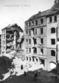 Aufnahme aus der Amalienstraße nach dem Luftangriff 8. auf 9. März 1943. Blick Richtung [[Ludwigstraße]] mit schwer beschädigter Nr. 45 u. 47. Rechts im Bild angeschnitten die Hausnr. 51