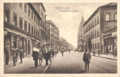 Zeitgenössische Ansichtskarte von 1905. Standort  links, danach  und  Kreuzung  und . Rechts das  Gebäude, dahinter Anwesen .