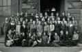 7. Schulklasse in der Pestalozzischule, links im Bild: Lehrer Hr. Reichel, ca. 1936/37