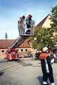 125jähriges Gründungsfest der FFW Stadeln. Vorführung der Jugend Feuerwehr im Schulhof (rechts die Turnhalle) der ehem. <!--LINK'" 0:30-->, September 1998