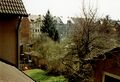 Der noch unverbaute Blick aus der Jakob-Henle-Straße auf die Gebäude 10 - 14 a der , April 1993