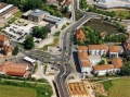 Luftaufnahme vom Areal Kulturforum (2001): Foerstermühle und Flutbrücke (hier noch im Bau)