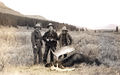 Emil Berolzheimer (mit Gewehr) auf der Jagd im Gebiet des Yellowstone River (Montana/USA), um 1920