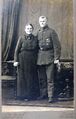 , späterer Bürgermeister von Stadeln in Uniform mit Ehefrau Anna, geborene Auer, 1917