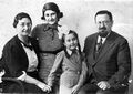 Familie Hallemann (Klara, Judith, Eva Esther und Isaak)