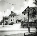 Das Seyfried’sche Gartenhaus (rechts) mit Nebengebäuden an der Billinganlage, ca. 1933