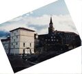 Bau der Reihenhäuser , Aufnahme Oktober 1998 – im Hintergrund Gebäude ,  und Turm <a class="mw-selflink selflink">Kirche St. Michael</a>