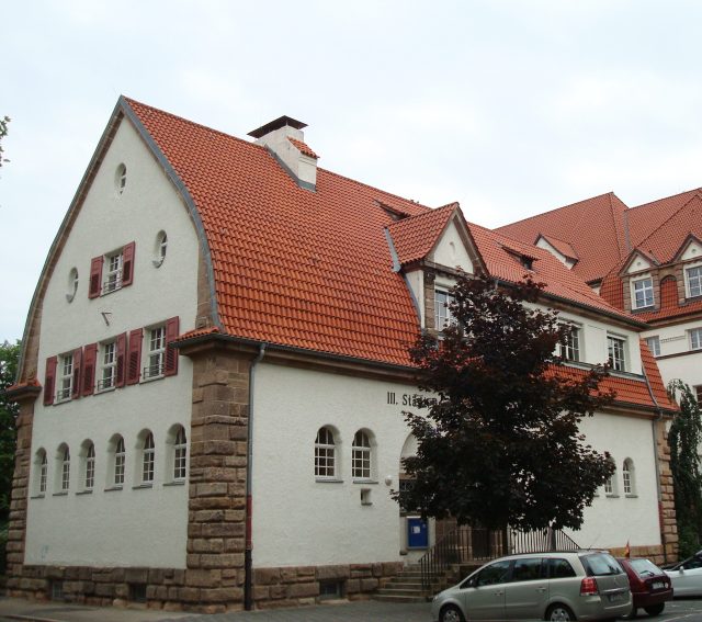 III staedtisches Brause- und Wannenbad.jpg