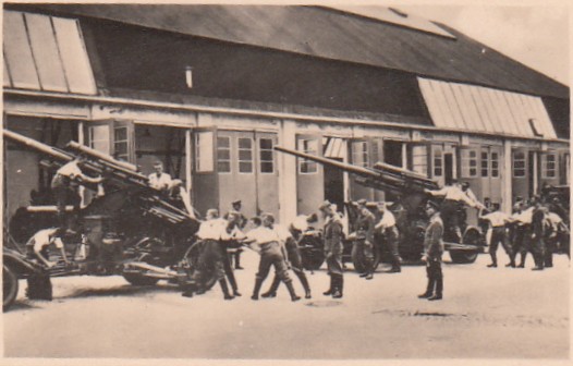 Datei:FlaK vor Halle - nur wo.jpg