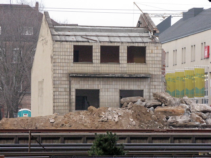 Datei:2009-02-04 Abriss Güterabfertigung Fürth (Bay) Hbf (2).jpg
