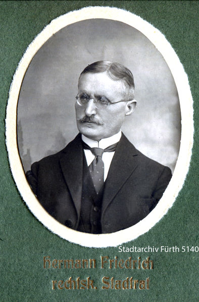 Datei:Hermann Friedrich Rechtskund 1925.jpg