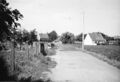 der alte Gemeindeweg Stadeln-Kronach heute die <!--LINK'" 0:25--> Blickrichtung <!--LINK'" 0:26-->. Freie Felder rechts, man konnte bis zur Eisenbahnline und Steinach sehen. Aufnahme von <a class="mw-selflink selflink">1958</a>
