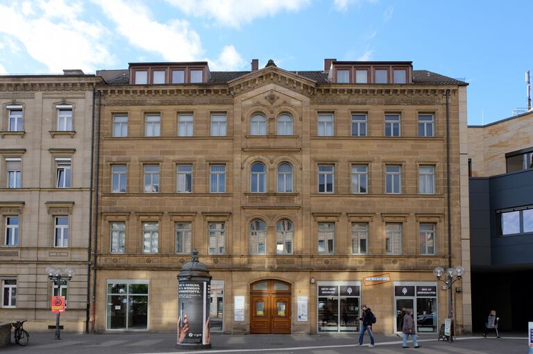 Gustav-Schickedanz-Straße 8 April 2019.jpg