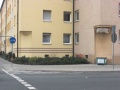 Nachkriegs-Wandbilder Ecke <!--LINK'" 0:2--> 52 (bereits verdeckt) und <a class="mw-selflink selflink">Simonstraße</a> 47 (noch im Urzustand).