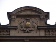 Schwabacher Straße 20 Zwerchhaus mit Kleeblatt.JPG