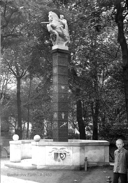 Datei:A2450 Einweihung Nagelsäule 1916.jpg