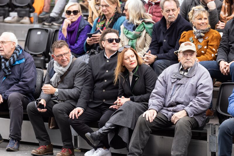 Datei:Erntedankfestzug Okt 2024 2.jpg