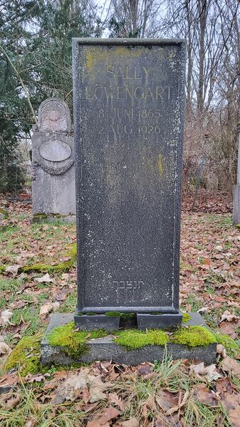 Datei:Grab Sally Löwengart.jpg