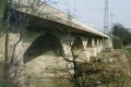 Siebenbogenbrücke mit seitlich angehängtem Fronmüllersteg von Westen aus gesehen