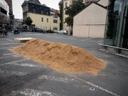 2015-09-19 Sandhaufen für Spatenstich LEZ.jpg