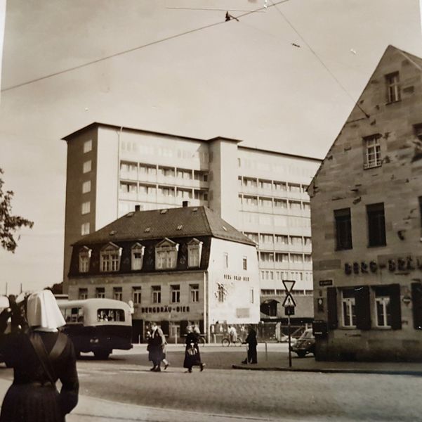 Datei:BlaueGlocke AmmscheWirtschaft.jpg