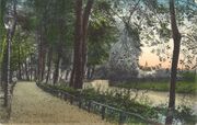 Motiv aus dem idyllischen Stadtpark 1913.jpg