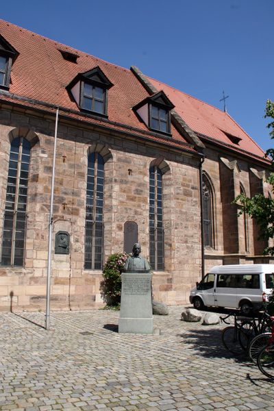 Datei:Wilhelm-Löhe-Denkmal 3.jpg