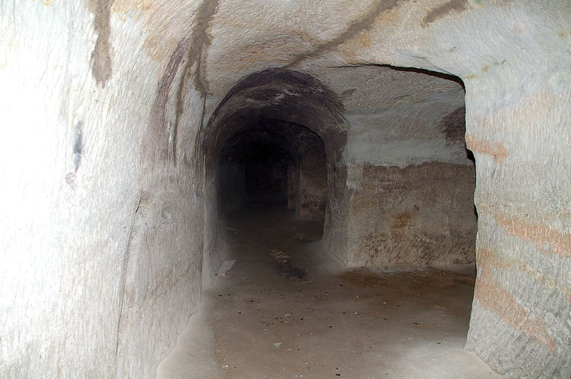 Datei:Bierkeller Burgfarrnbach 22.jpg