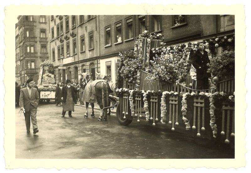 Datei:Erntedankfestzug 1956 (7).jpg