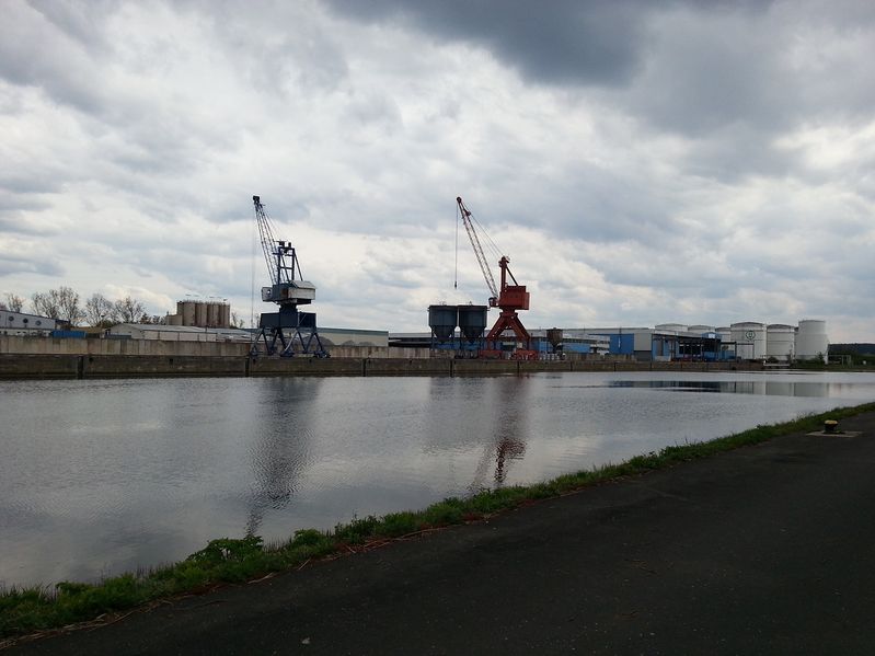 Datei:Hafen 30.04.16 02.jpg