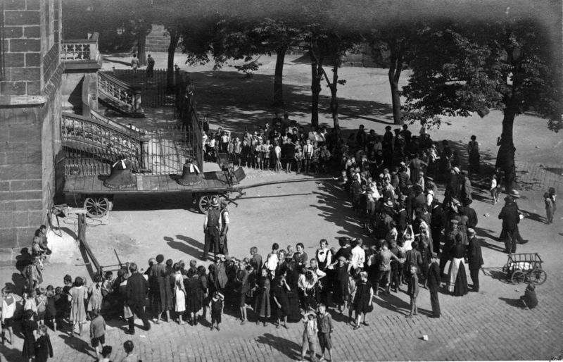 Datei:Glockenabgabe St. Michael 1917.jpg