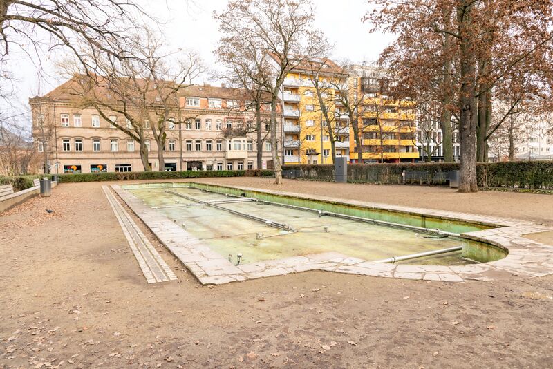 Datei:Fontänenhof Adenaueranlage Dez 2022.jpg